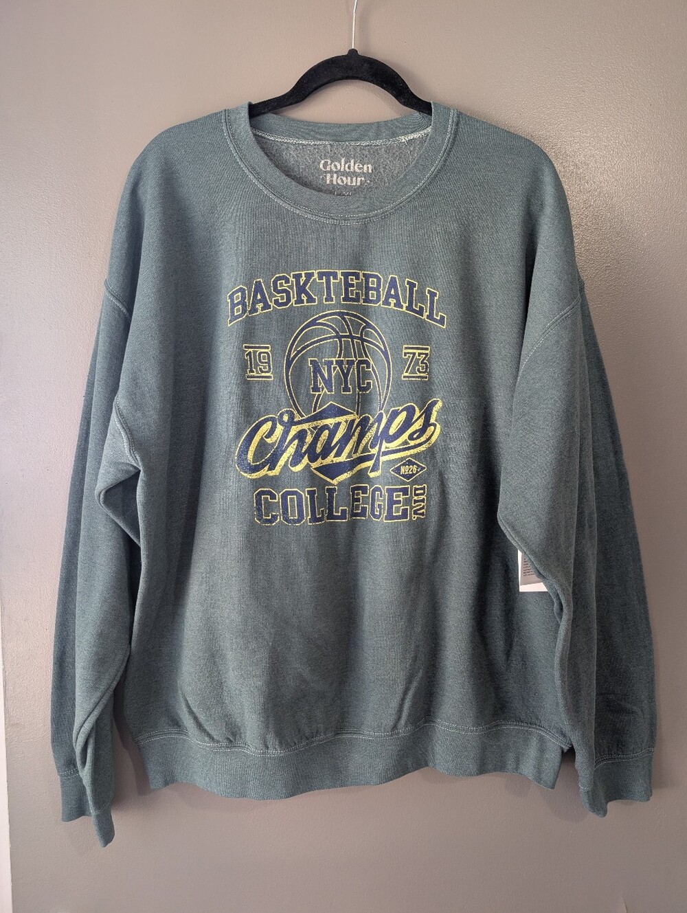 Urban Outfitters Golden Hour Basketball Champs Oversized Sweatshirt L/XL NWT